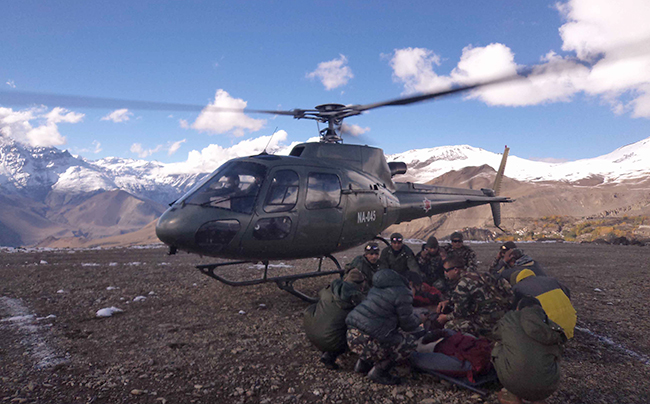 Annapurna-ma-himpat-2