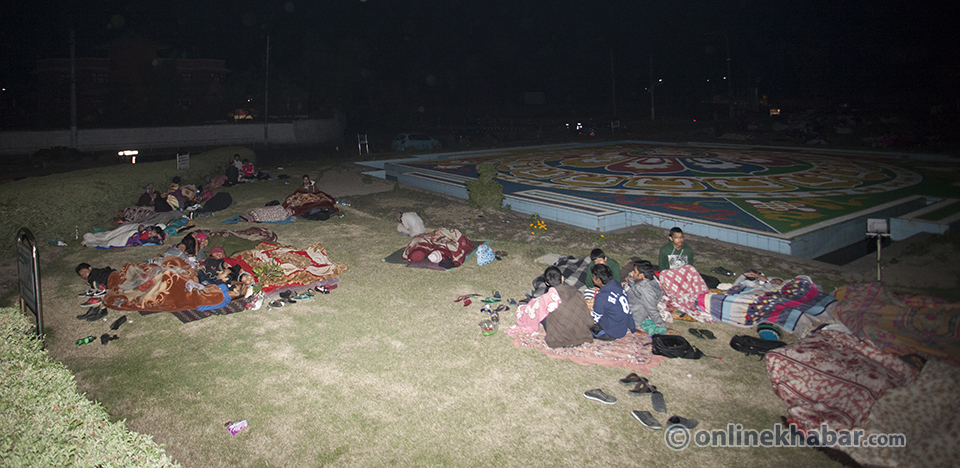 Earth quakes At kathmandu (11)