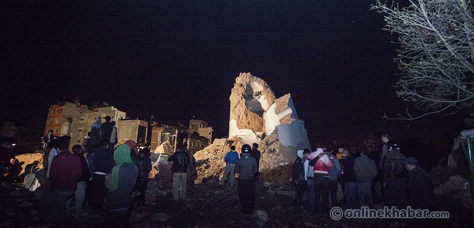Earth quakes At kathmandu (12)