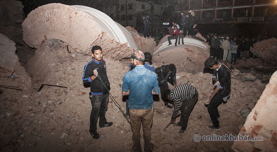 Earth quakes At kathmandu (13)