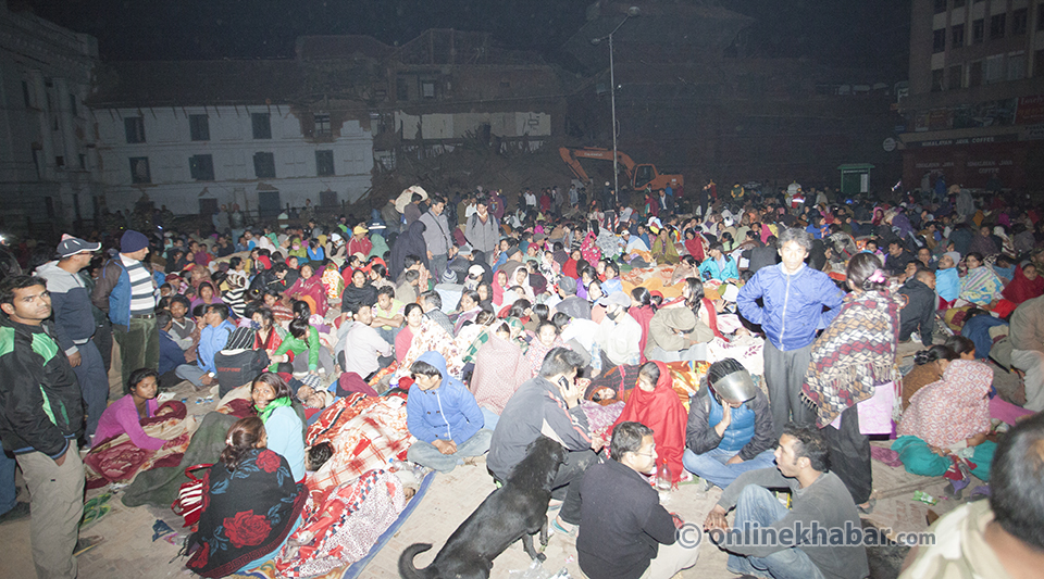 Earth quakes At kathmandu (17)