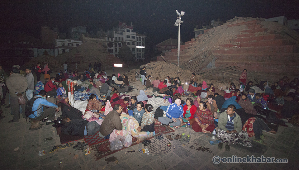 Earth quakes At kathmandu (19)