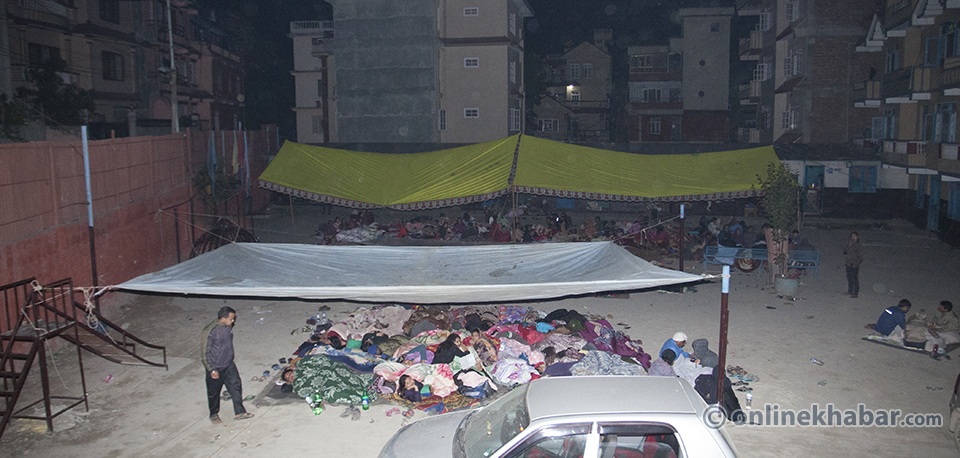 Earth quakes At kathmandu (24)