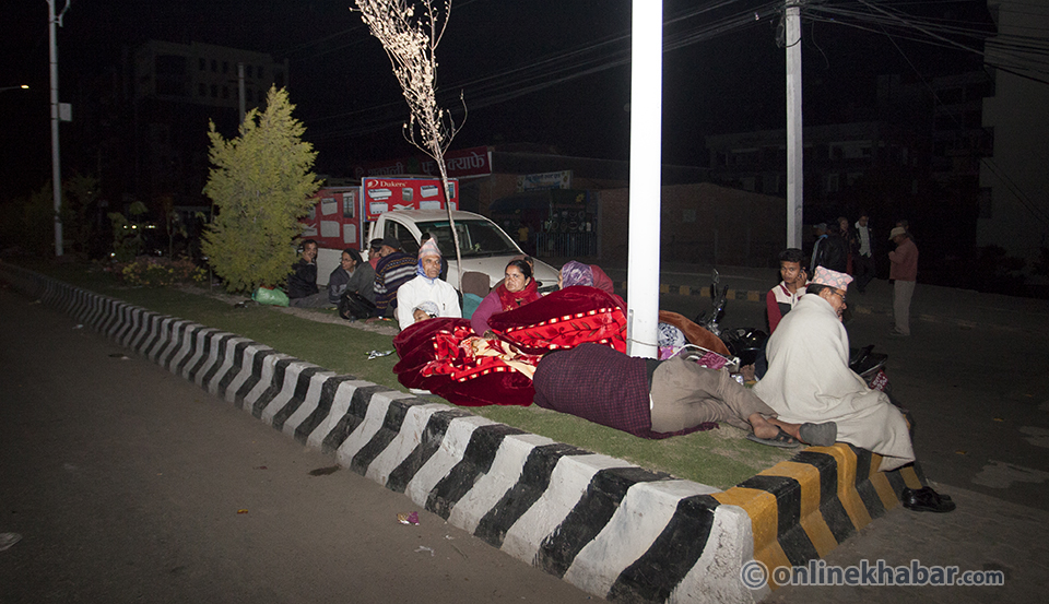 Earth quakes At kathmandu (3)