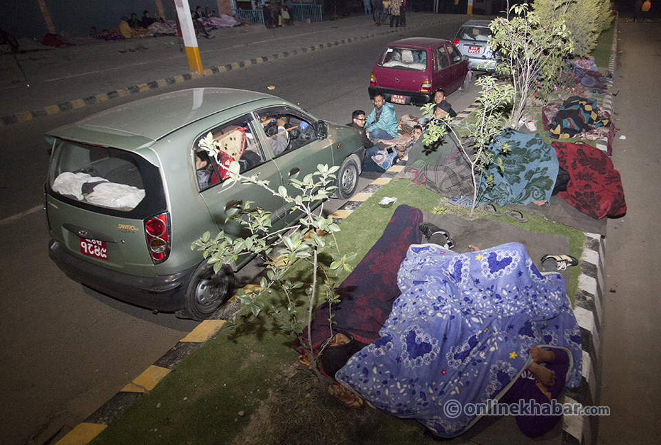 Earth quakes At kathmandu (5)