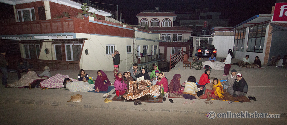 Earth quakes At kathmandu (6)