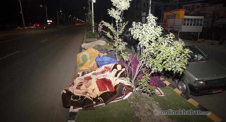 Earth quakes At kathmandu (9)