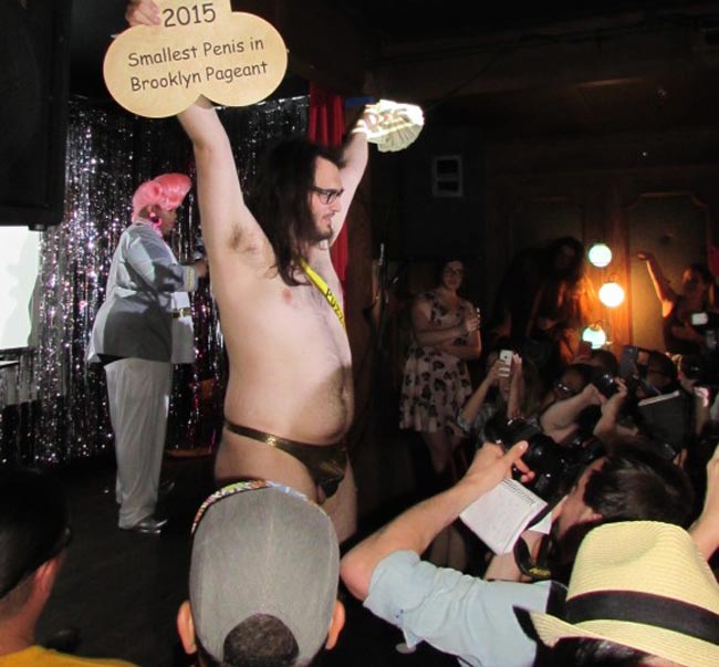 SMALLEST-DICK-CONTEST-570