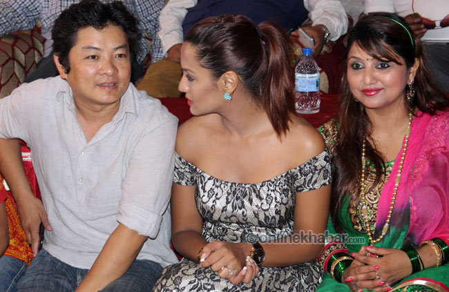 daya-priyanka-and-depa