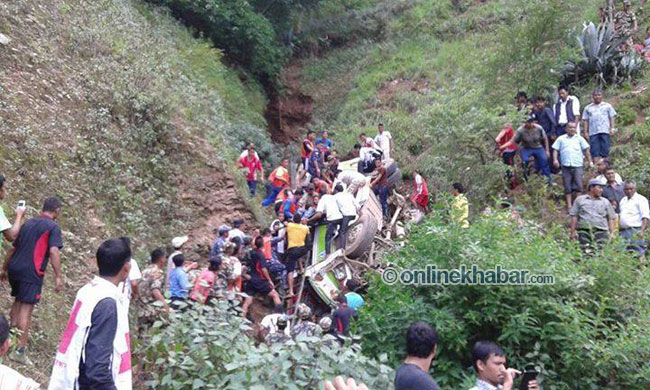 Bus-Accident-in-Pyuthan.jpg (650×390)