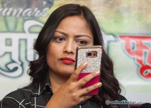 Richa Sharma mobile (6)