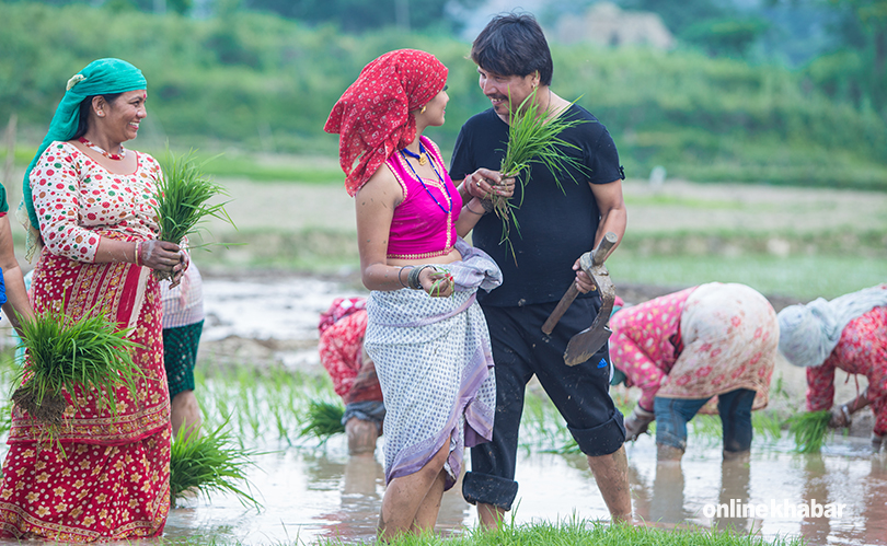 priyanka and deepak khet ropai (7)