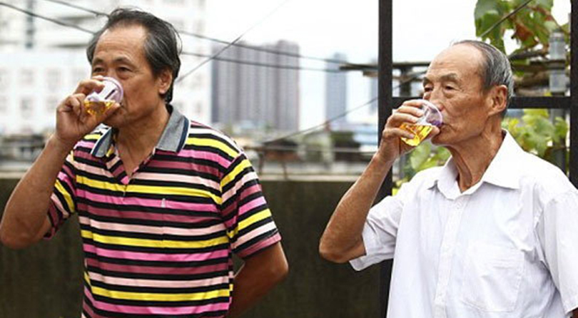 chinese-people-drink