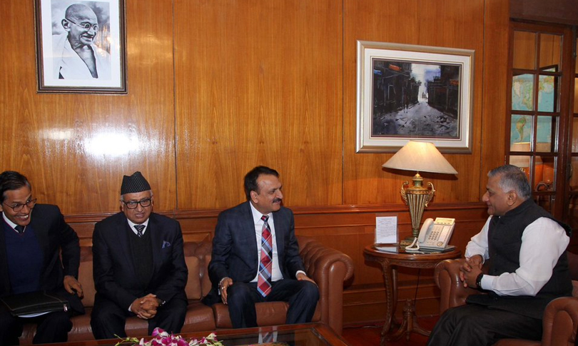 prakash-sharan-mahat-and-vk-singh