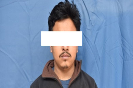 Swindler held in Jhapa, he used to cheat people of lakhs vowing to make them CID officers