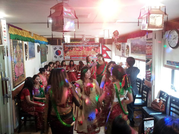 यस्तो रह्यो कोरियामा तीज (फोटोफिचर)