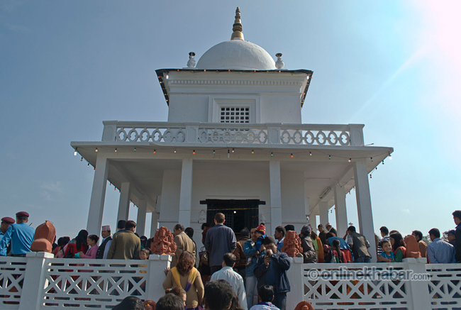 भाइटीकामा बालगोपालेश्वर मन्दिरको फोटोमा पूजा गर्न पाइने