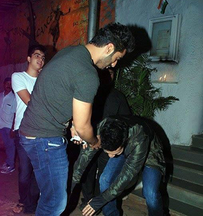 बरुणले किन छोए अर्जुनको खुट्टा ?