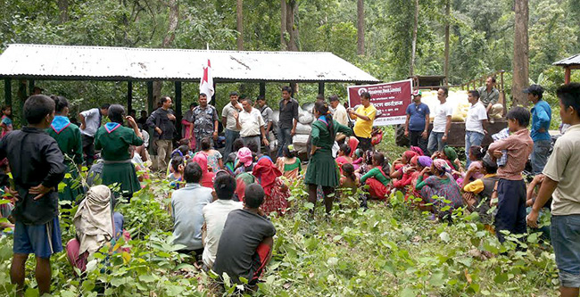 भूकम्पपीडित भोकै, एक लाख ६० हजार किलो चामल कुहाएर खाल्डोमा