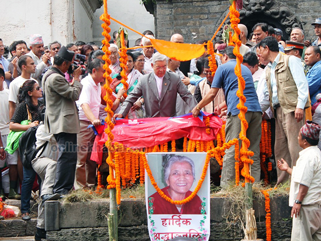 तस्वीरमा साहना प्रधानको विदाइ