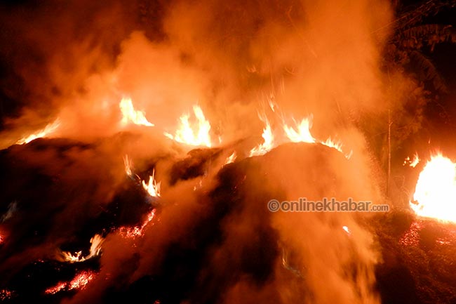 ताप्लेजुङमा आगलागी हुँदा १५ लाखको क्षति