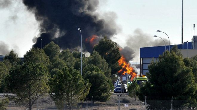स्पेनमा लडाकु विमान दुर्घटना, १० को मृत्यु