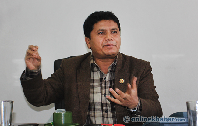चारहात बाटो नबनाउने, सिंगापुर बनाउँछु भन्ने ?