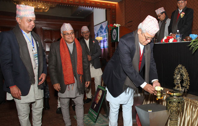 चार महिनाभित्र नयाँ संविधान : बामदेव गौतम