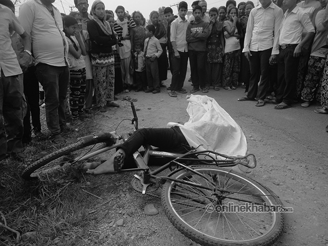 ट्रिपरको ठक्करले बालकको मृत्युपछि बिराटचोक तनावग्रस्त
