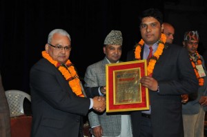 कास्की फाइनान्सका सीइओ अधिकारी सम्मानित