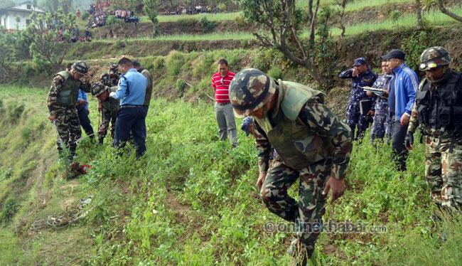 दाङमा १४ वटा सकेट बम फेला, निस्क्रिय बनाइँदै