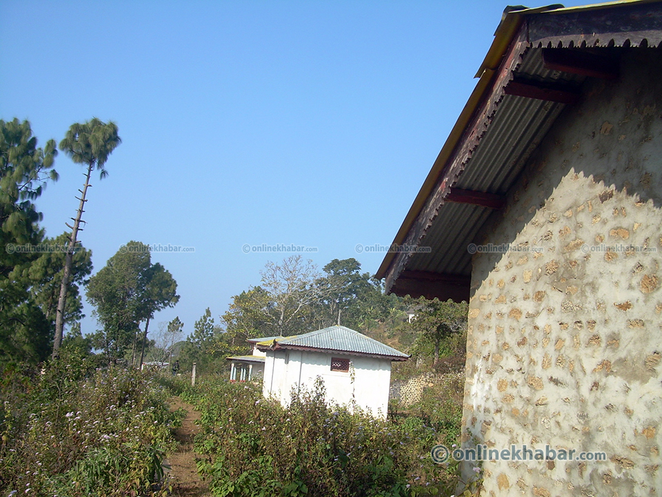 मुगामा काठमाडौंको मृगस्थलीमा जस्तै लस्करै मन्दिर बनाइएका छन् ।