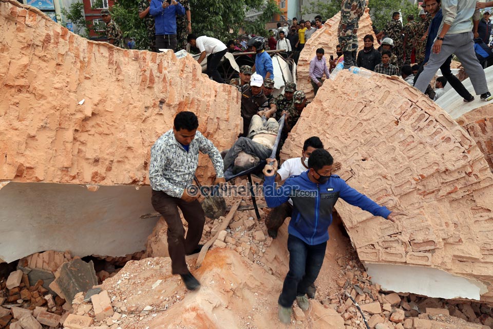 eathquake in Nepal (10)