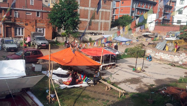 भूकम्पको विपत्तीमा के गर्दैछन् चलचित्रकर्मी ?
