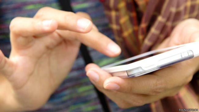 यी हुन् बिहान उठ्ने बित्तिकै फोन चलाउनुका ५ नकारात्मक असर