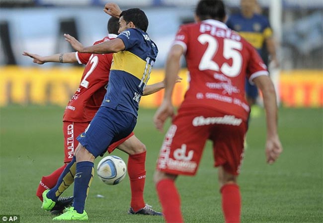 विपक्षीको खुट्टा भाँचेपछि टेभेजले माफी मागे