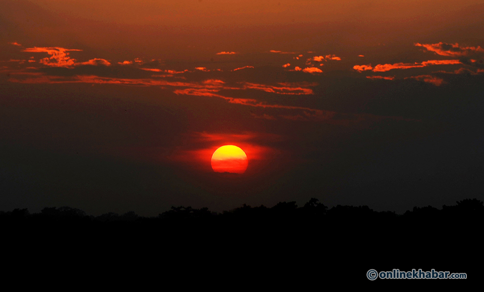 आहा ! सौराहाबाट सूर्योदय हेर्दा (फोटो फिचर)