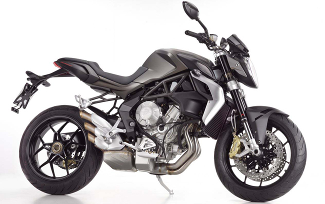 MV BRUTALE grigia su bianco. 015