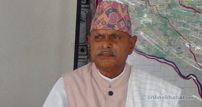 प्रथम राष्ट्रपति डा.यादव र पूर्वराजा शाहले लगाए दशैंको टीका