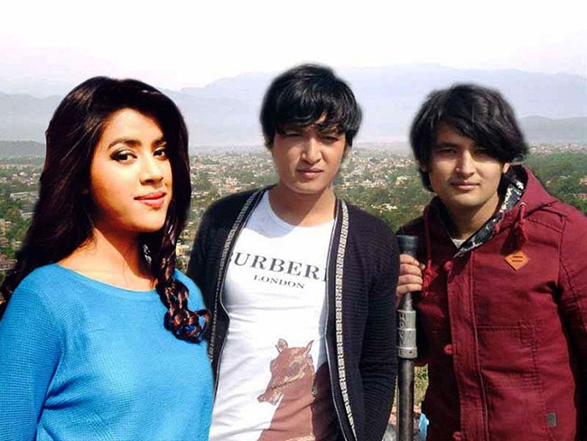 ‘आधा पेज’मा सलोनसँग चुम्बन गर्न मानेकी थिइनन् रीस्ताले