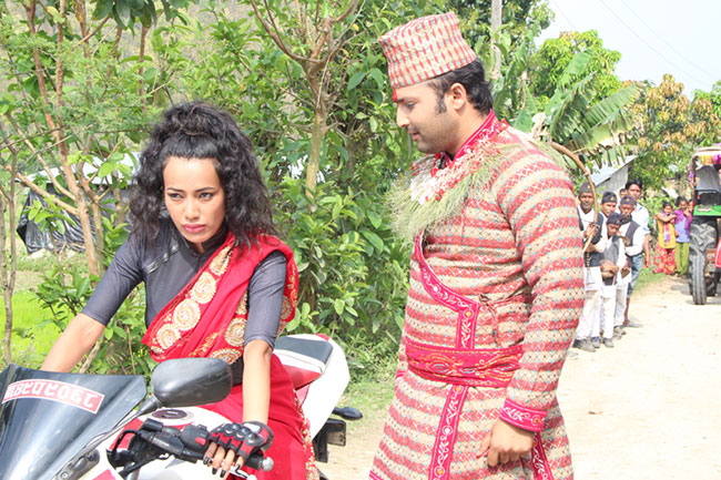 दुलाहा बने आर्यन, बिहे मण्डपबाटै प्रेमिकाले भगाइन्(फोटो फिचरसहित)
