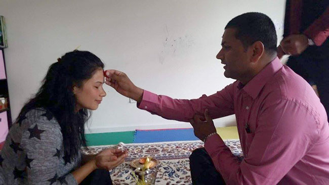 नेपालमा भन्दा अमेरिकामा दसैं परम्परागत रुपमा मनाइदो रहेछः निरु खड्का