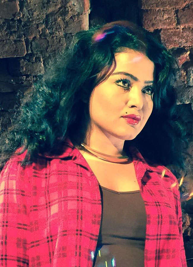 ‘आन्टी भएर हराउन्न, नायिका नै भएर रहन्छु’ : रेखा थापा