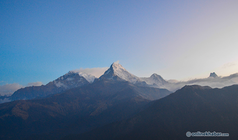 D4.24 view of Fish Tail, Hiunchuli Annapurna South Braha peaks respectevely from the right