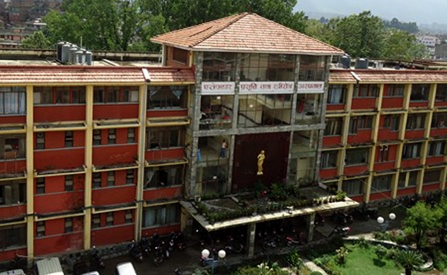 स्वस्थ शिशुको प्रतिस्पर्धा गर्दै प्रसूति अस्पताल
