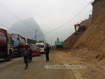 नारायणगढ-मुग्लिन सडक एकतर्फी खुल्यो