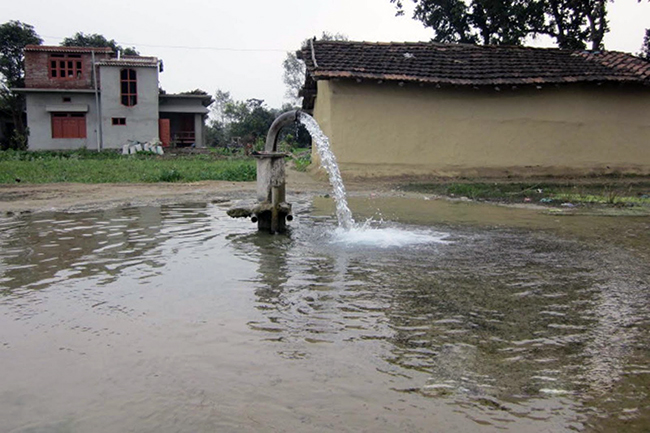श्रीनगरडाँडामा बोरिङमार्फत पानी