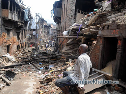 Earthquake-victims-from-Bhaktapur-1