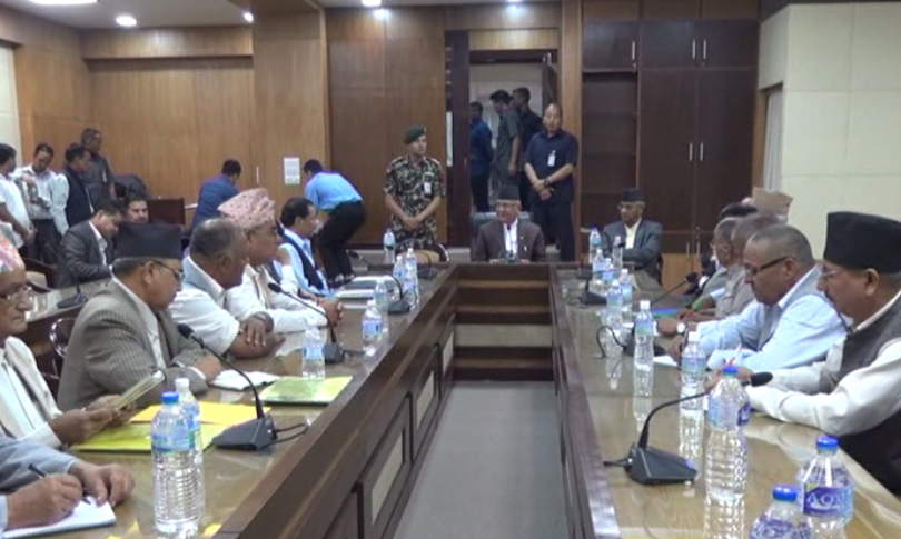 प्रधानमन्त्रीले बोलाएको सर्वदलीय बैठकमा सरकारको चर्को आलोचना