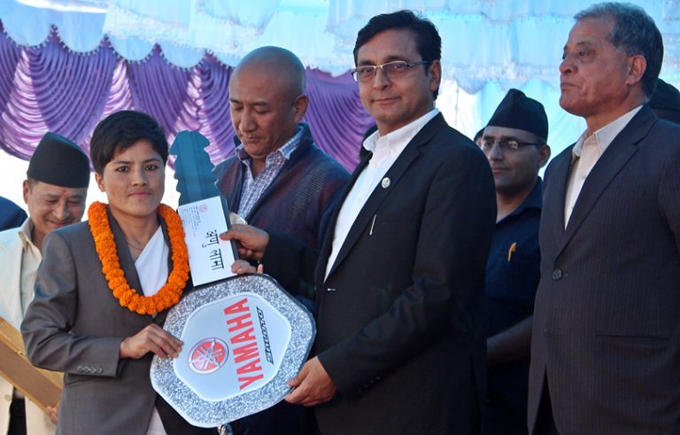 अनिल गुरुङ र अनु लामालाई रुपक स्मृति पुरस्कार